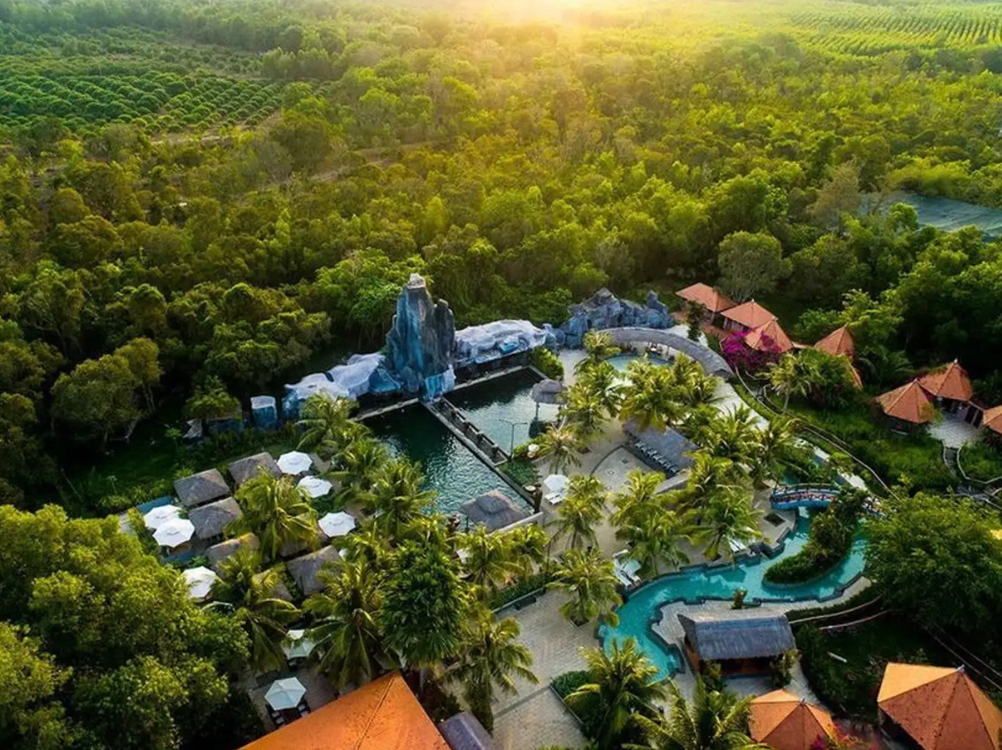 Suối nước nóng bc