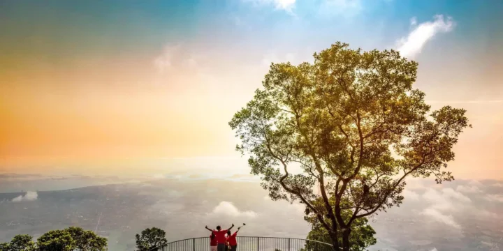 Du lịch núi bà đen